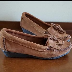 Minnetonka Wedge Moccasins